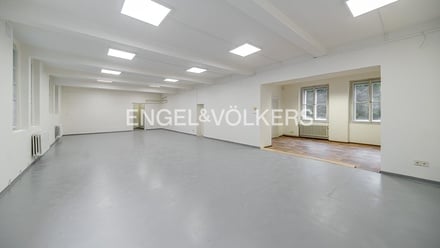 Pronájem kanceláře 120 m², Praha - Smíchov