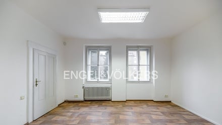 Pronájem kanceláře 120 m², Praha - Smíchov