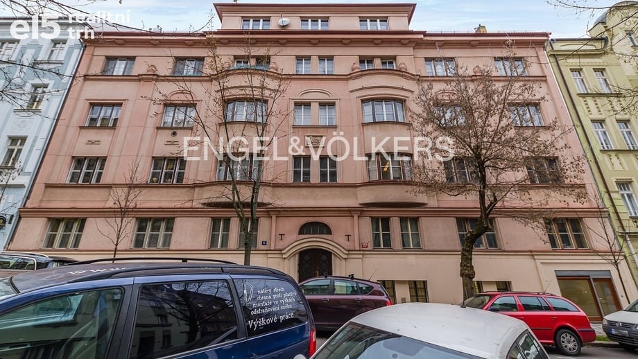 Pronájem kanceláře 120 m², Praha - Smíchov