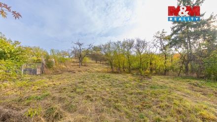 Prodej stavebního pozemku 3 385 m², Milešovice