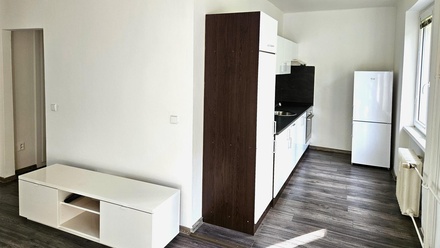 Pronájem bytu 2+kk 50 m², Město