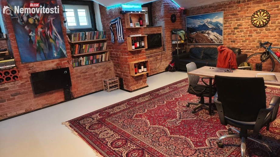 Prodej komerční nemovitosti 137 m², Praha 8