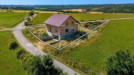 Prodej rodinného domu 252 m², Lavičky