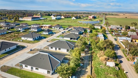 Pronájem rodinného domu 100 m², Vrbovec - Hnízdo