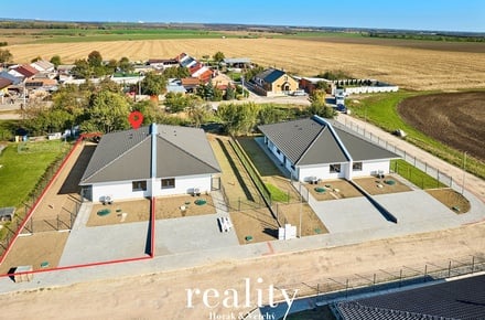 Pronájem rodinného domu 100 m², Vrbovec - Hnízdo