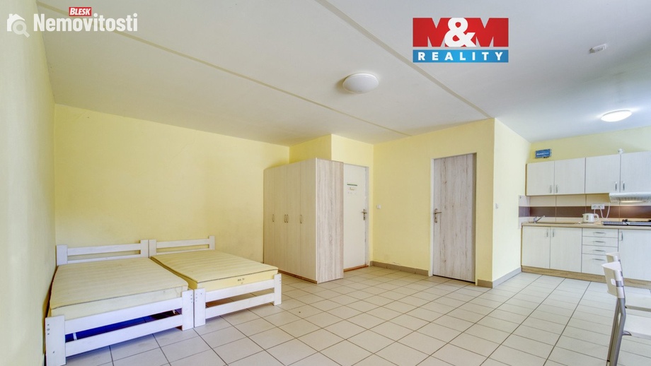 Pronájem bytu 1+1 49 m², Sytno