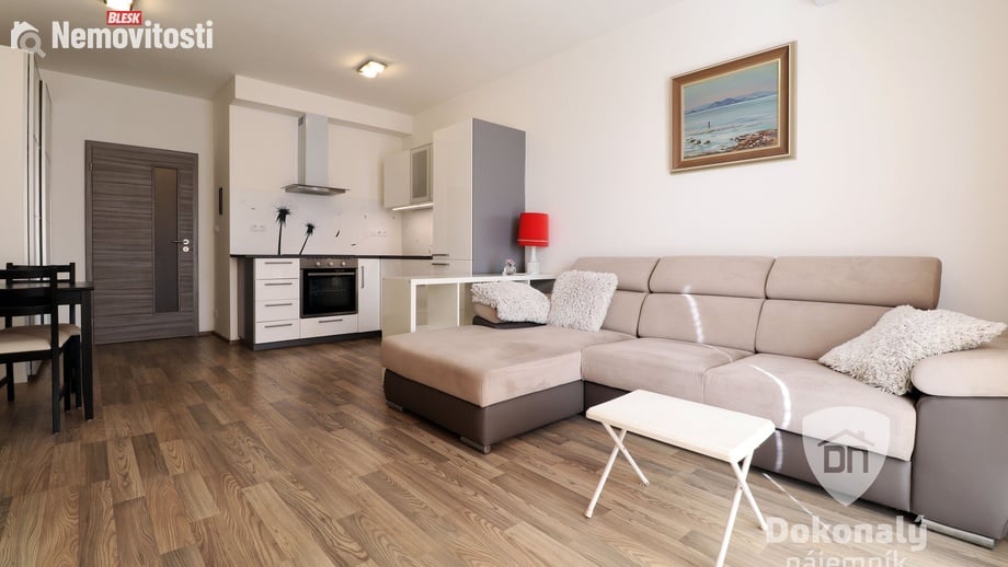 Pronájem bytu 1+kk 35 m², Praha - Letňany