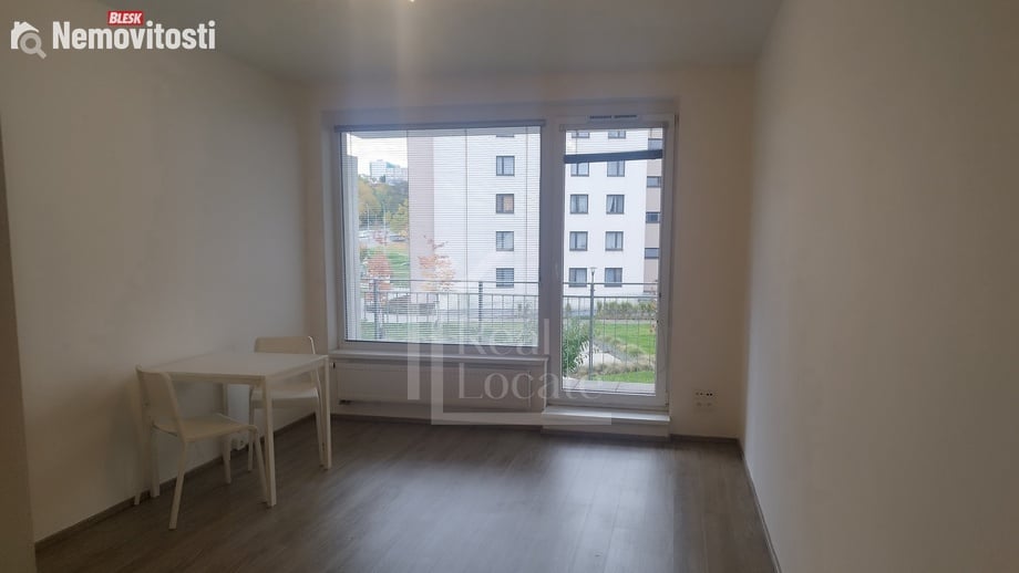 Pronájem bytu 1+kk 35 m², Praha - Modřany
