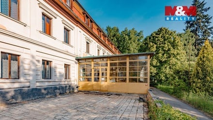 Prodej nemovitosti pro ubytování 1 700 m², Nové Město nad Metují