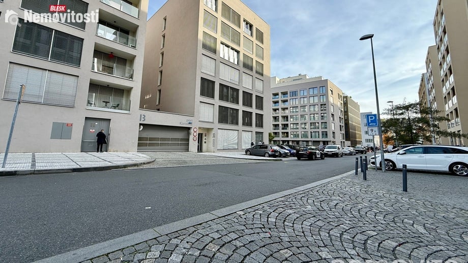 Prodej garážového stání 13 m², Praha - Karlín