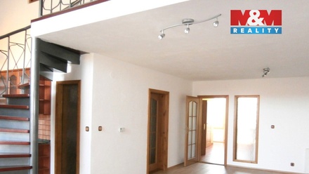 Prodej rodinného domu 218 m², Lenešice