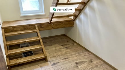 Prodej bytu 3+1 75 m², Karlovy Vary - Stará Role