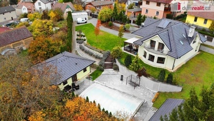 Prodej rodinného domu 323 m², Praha-Lochkov