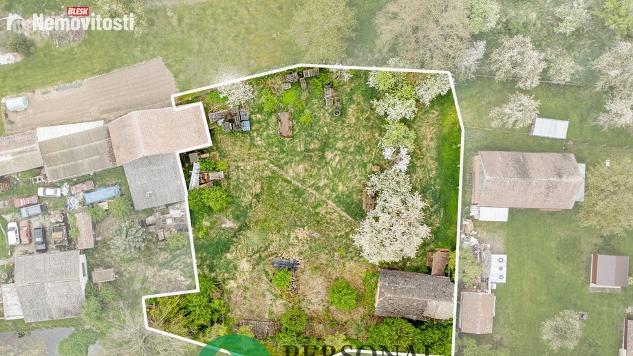 Prodej stavebního pozemku 2 203 m², Vinary - Smidarská Lhota