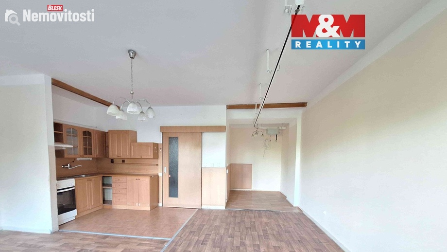 Pronájem bytu 1+kk 42 m², Hrabyně