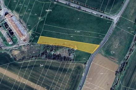 Prodej pole 3 015 m², Karolín