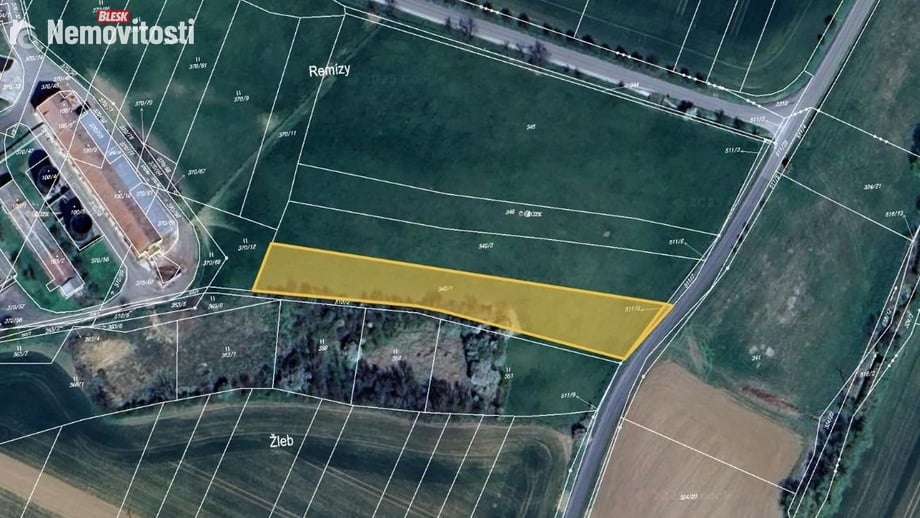 Prodej pole 3 015 m², Karolín