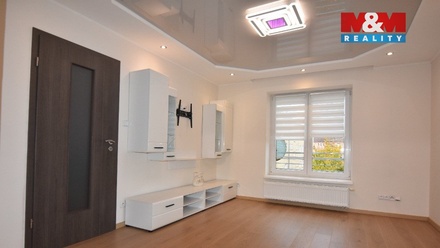 Pronájem bytu 5+kk 100 m², Milovice