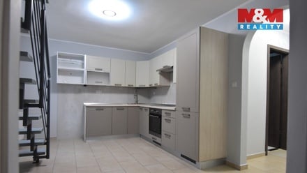 Pronájem bytu 5+kk 100 m², Milovice
