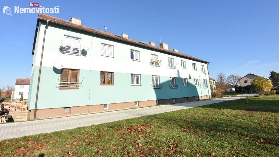 Pronájem bytu 5+kk 100 m², Milovice