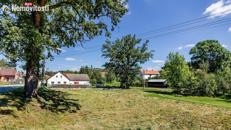 Prodej stavebního pozemku 1 294 m², Lodhéřov