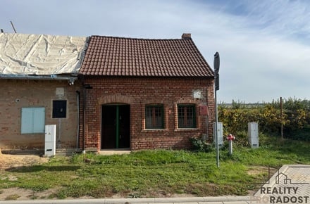 Prodej garáže 35 m², Hrušky
