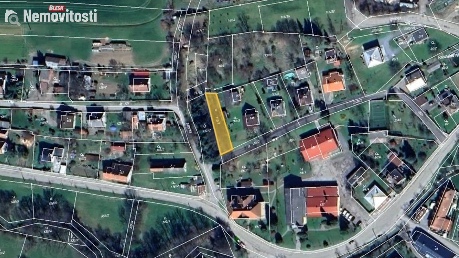 Prodej podílu 1/3 stavebního pozemku 113 m², Petroupim