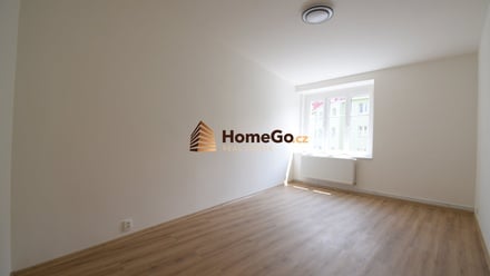 Pronájem bytu 1+kk 33 m², Praha - Nusle