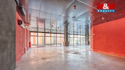 Prodej obchodního prostoru 450 m², Praha 8