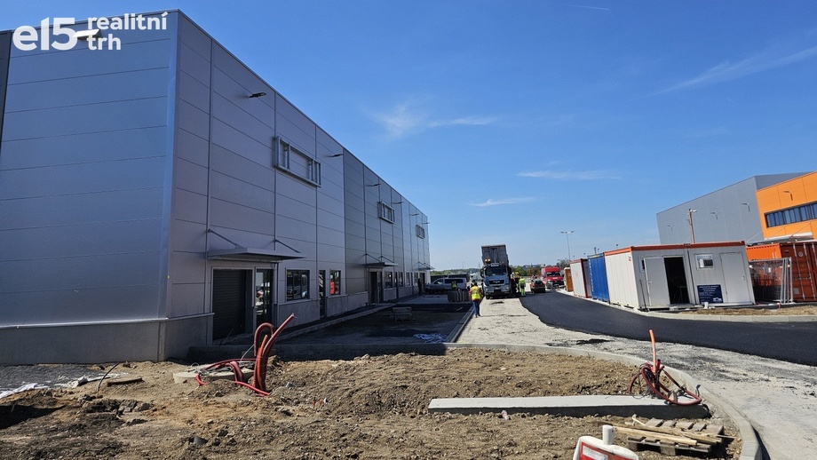 Pronájem skladu 735 m², Řepov