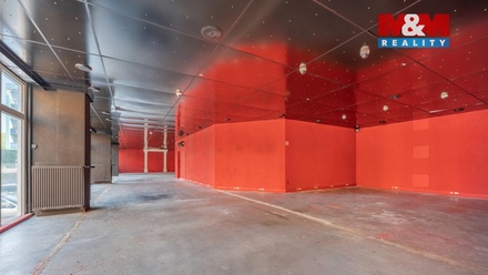 Pronájem obchodního prostoru 300 m², Praha 8