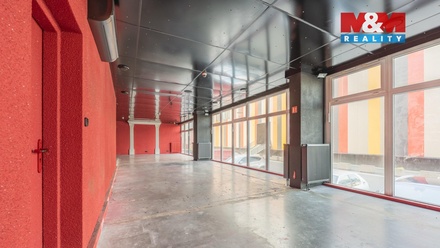 Pronájem obchodního prostoru 300 m², Praha 8