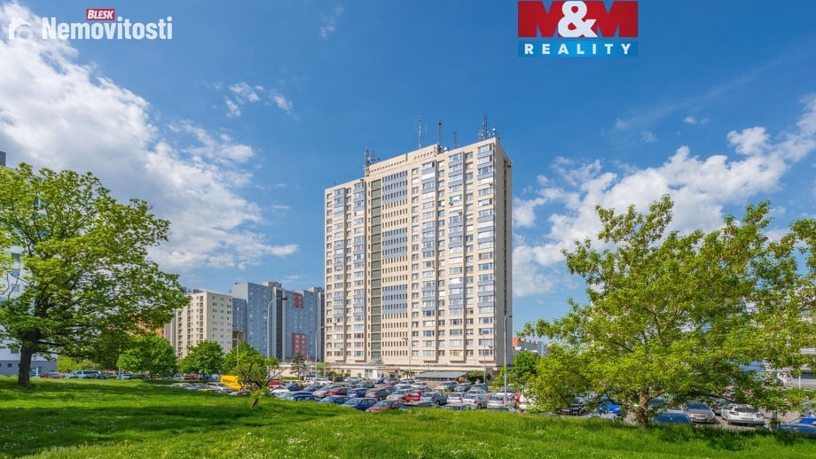 Pronájem obchodního prostoru 150 m², Praha 8