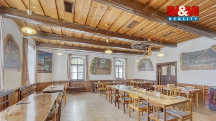 Prodej obchodního prostoru 633 m², Hradec Králové