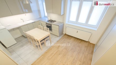 Pronájem bytu 1+1 30 m², Kladno