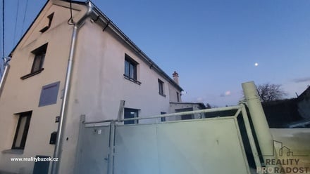 Pronájem rodinného domu 120 m², Komárov