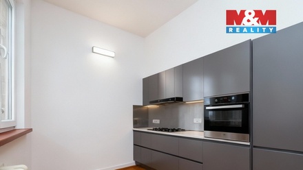 Prodej bytu 1+1 34 m², Hradec Králové