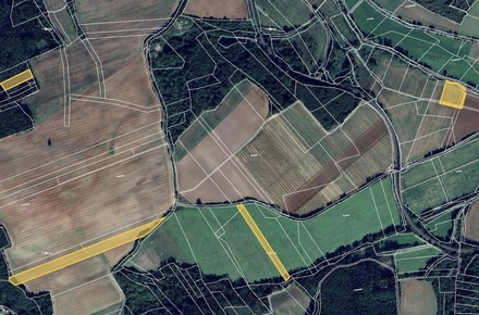 Prodej pole 36 164 m², Pnětluky