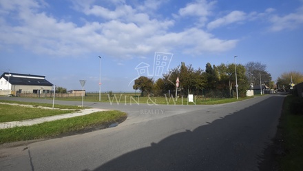 Pronájem komerčního pozemku 1 332 m², Jenštejn