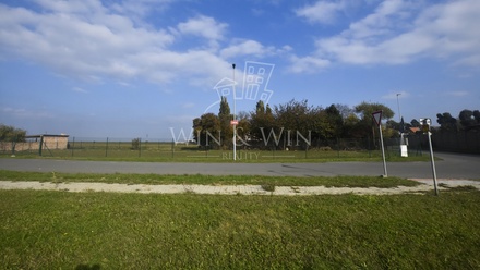 Pronájem komerčního pozemku 1 332 m², Jenštejn