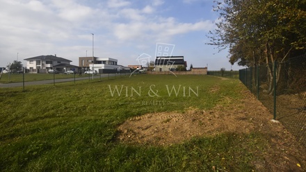 Pronájem komerčního pozemku 1 332 m², Jenštejn