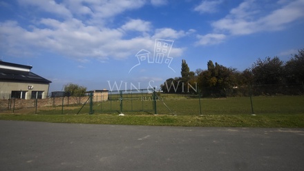 Pronájem komerčního pozemku 1 332 m², Jenštejn