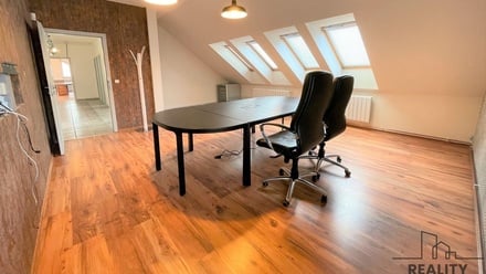 Pronájem kanceláře 200 m², Olomouc - Hodolany
