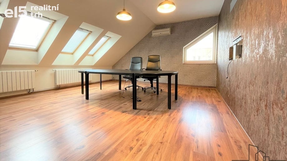 Pronájem kanceláře 200 m², Olomouc - Hodolany