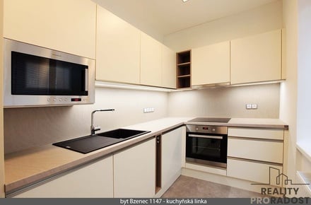 Pronájem bytu 3+1 83 m², Bzenec