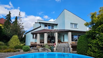 Prodej rodinného domu 410 m², Unhošť