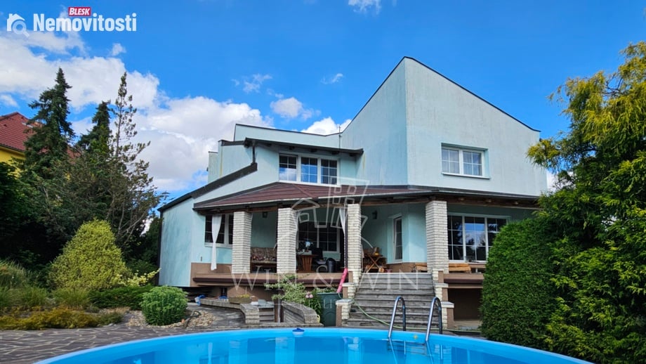 Prodej rodinného domu 410 m², Unhošť