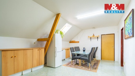 Prodej rodinného domu 199 m², České Velenice