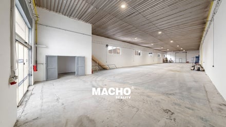 Pronájem skladu 588 m², Chrášťany