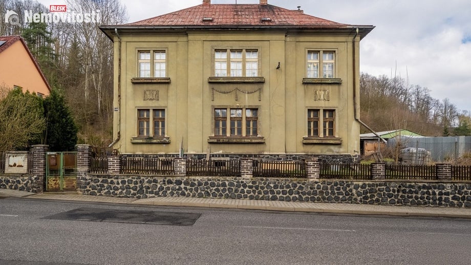 Prodej bytu 3+1 90 m², Benešov nad Ploučnicí